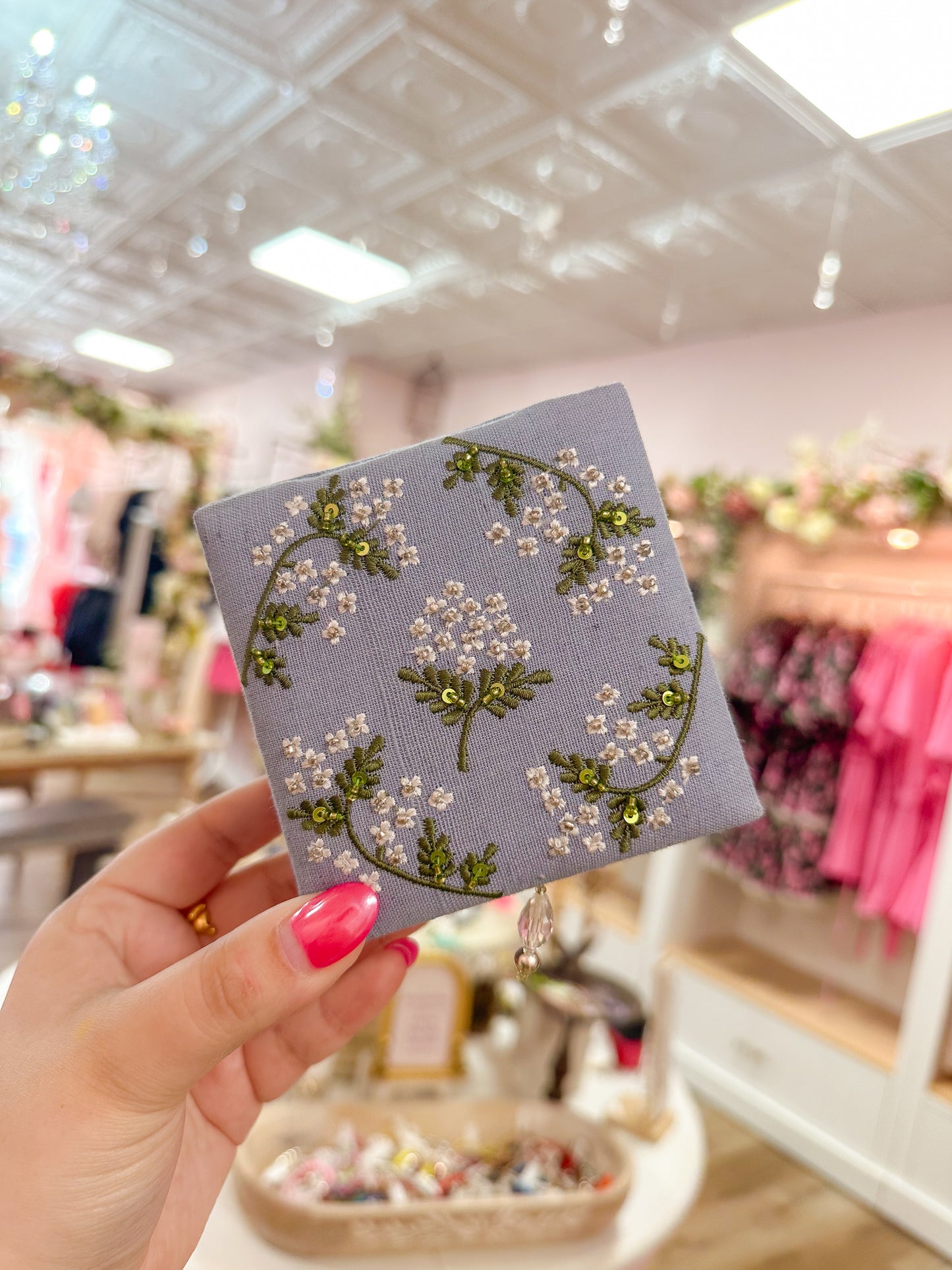 Hydrangea Beaded Tassel Box