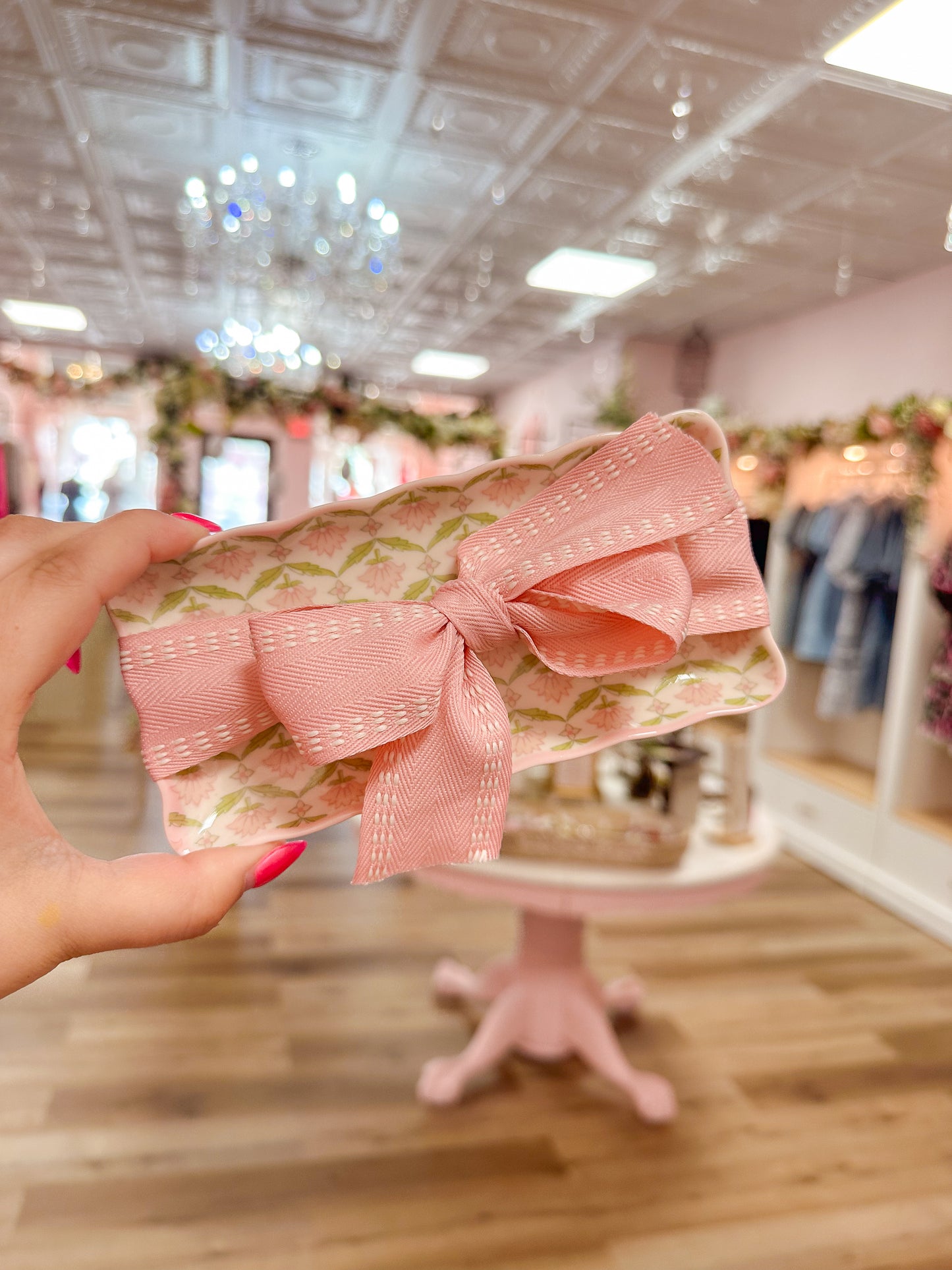 Scalloped Edge Rectangle Trinket Tray